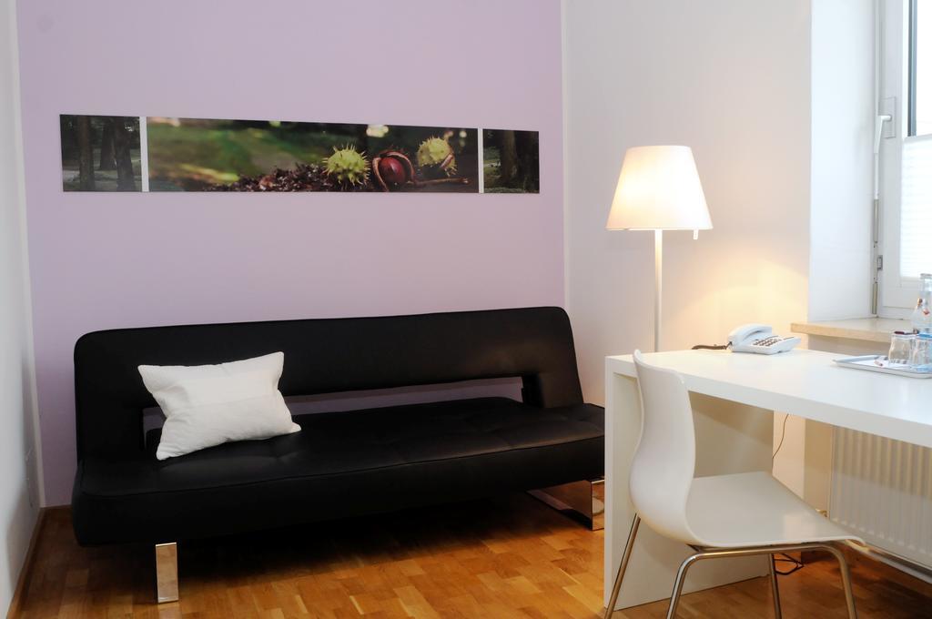 Hotel Am Alten Park Augsburg Ngoại thất bức ảnh