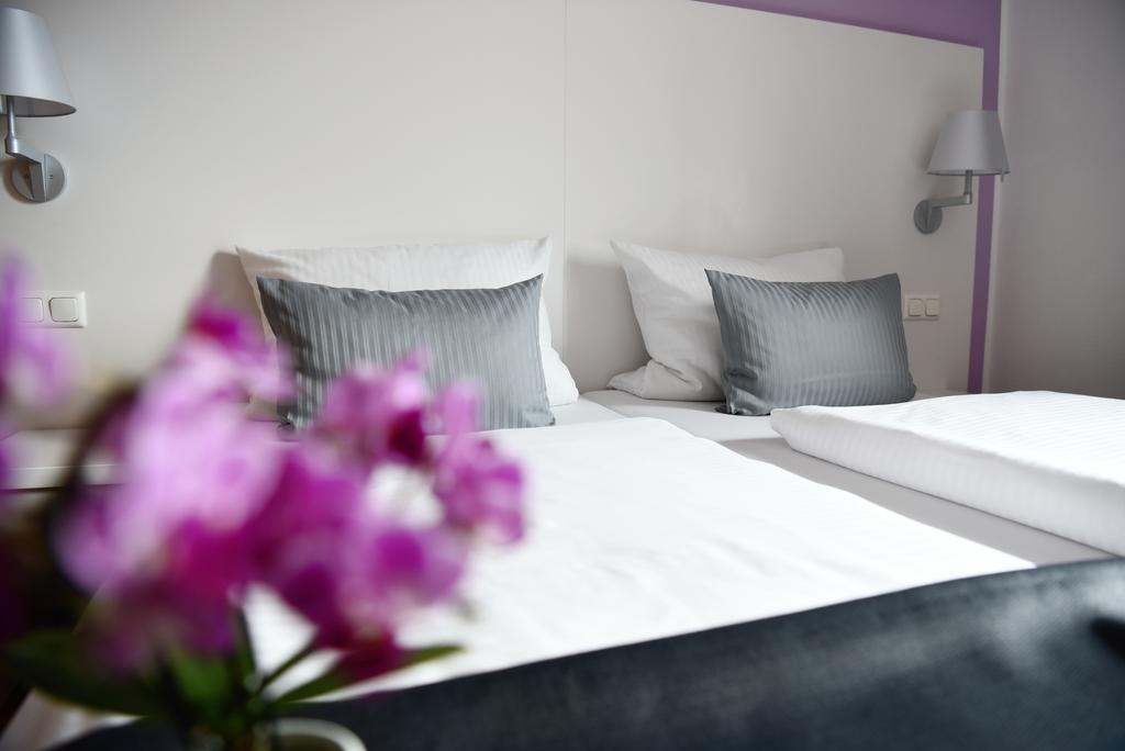 Hotel Am Alten Park Augsburg Ngoại thất bức ảnh