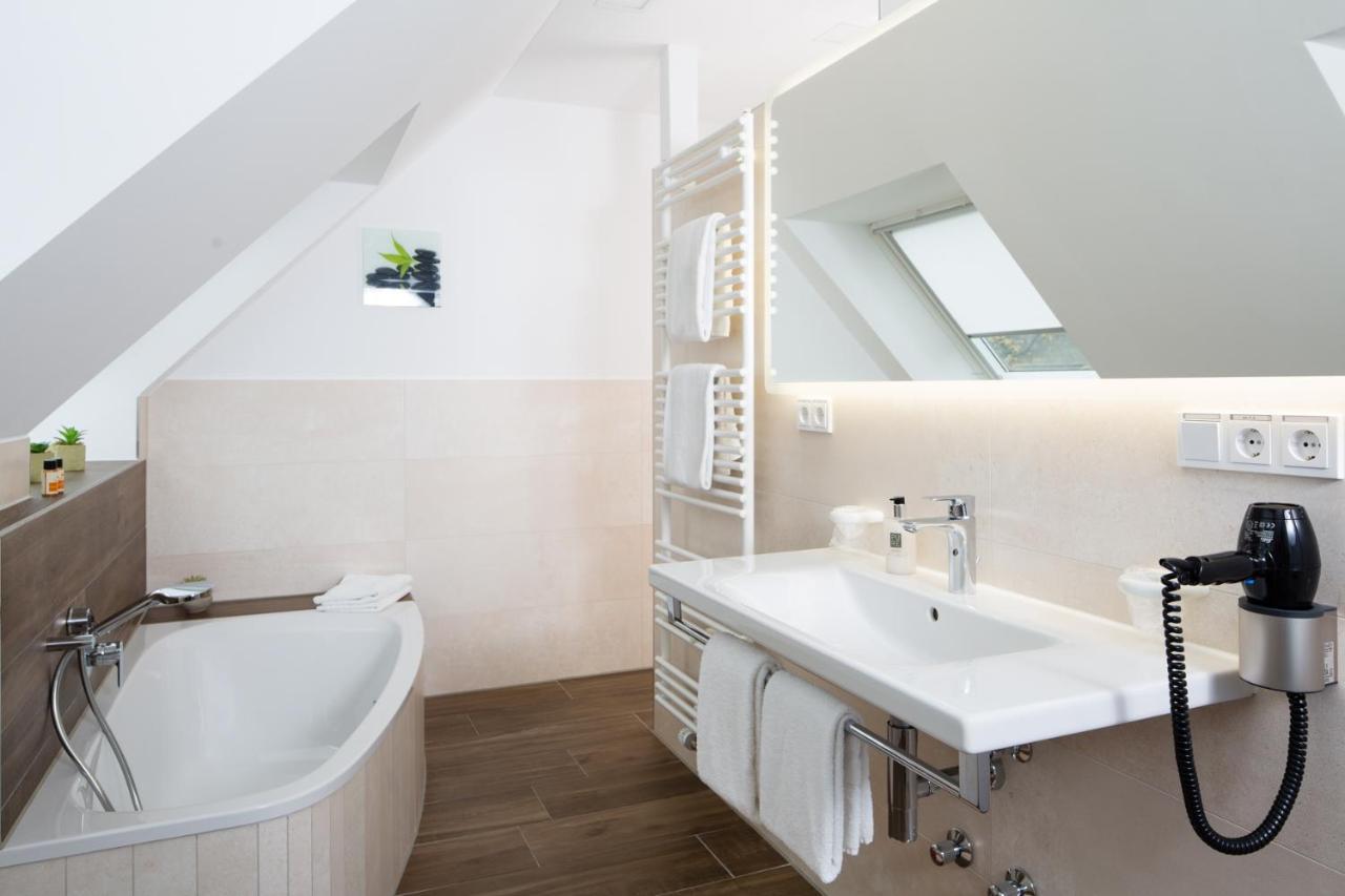 Hotel Am Alten Park Augsburg Ngoại thất bức ảnh