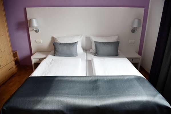Hotel Am Alten Park Augsburg Ngoại thất bức ảnh